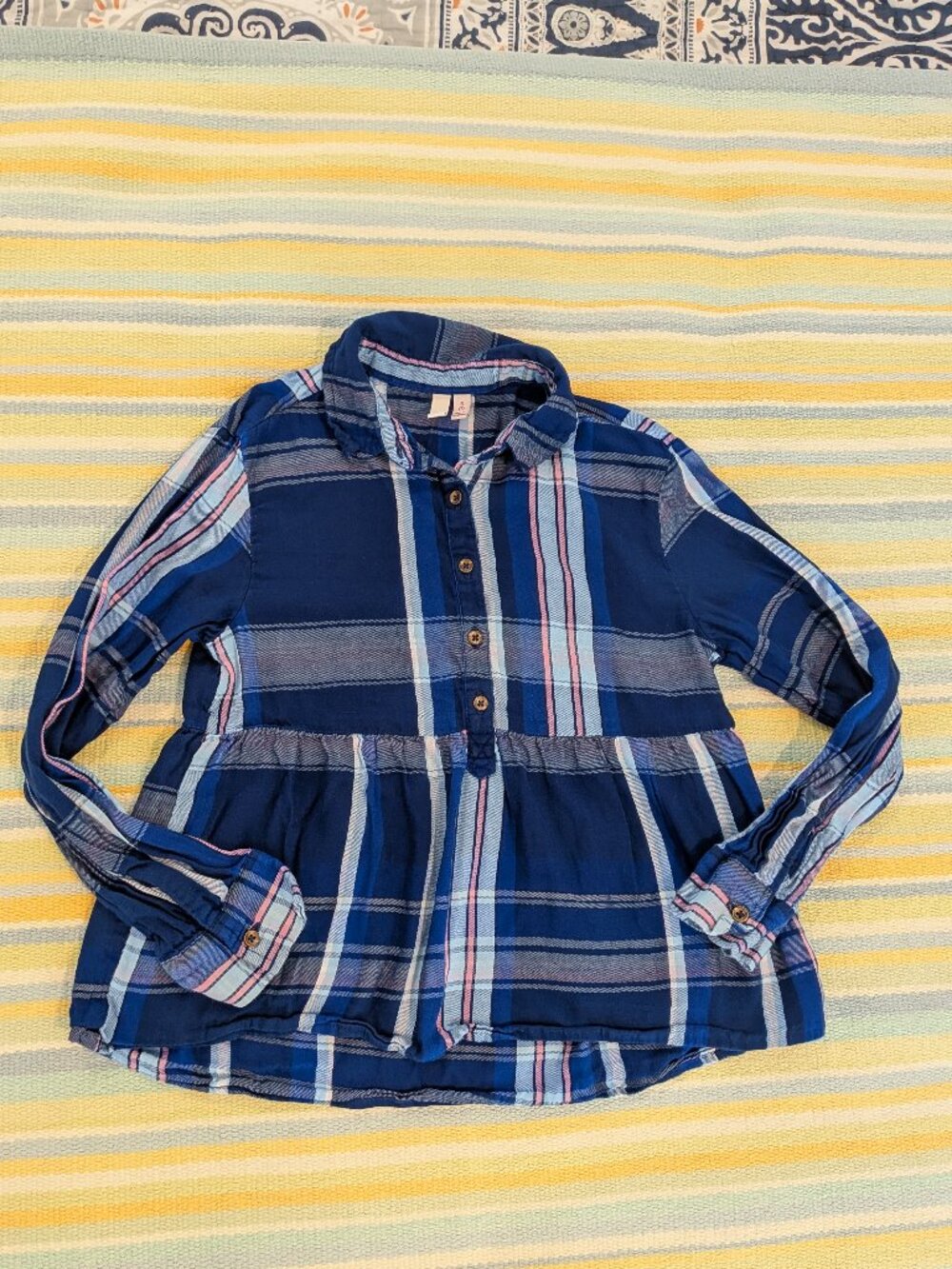 Girls SO blue flannel Henley size 7